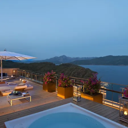 D Maris Bay Complex